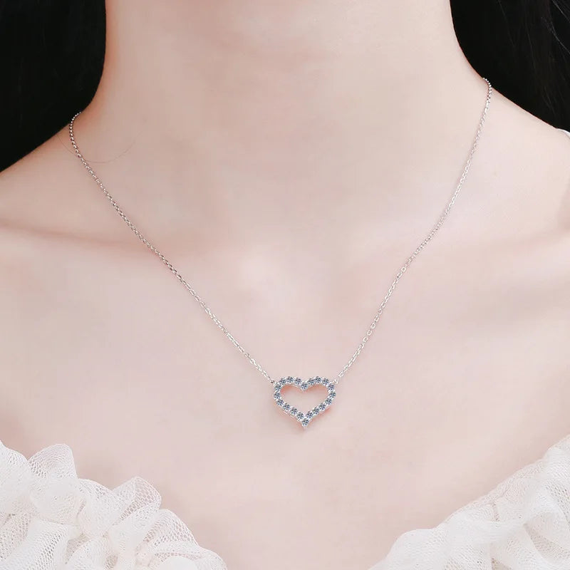 NeeTim D Color Moissanite Necklace Heart Pendant 925 Sterling Silver White Gold Plated Chain Fine Neck Chain for Women Wholesale