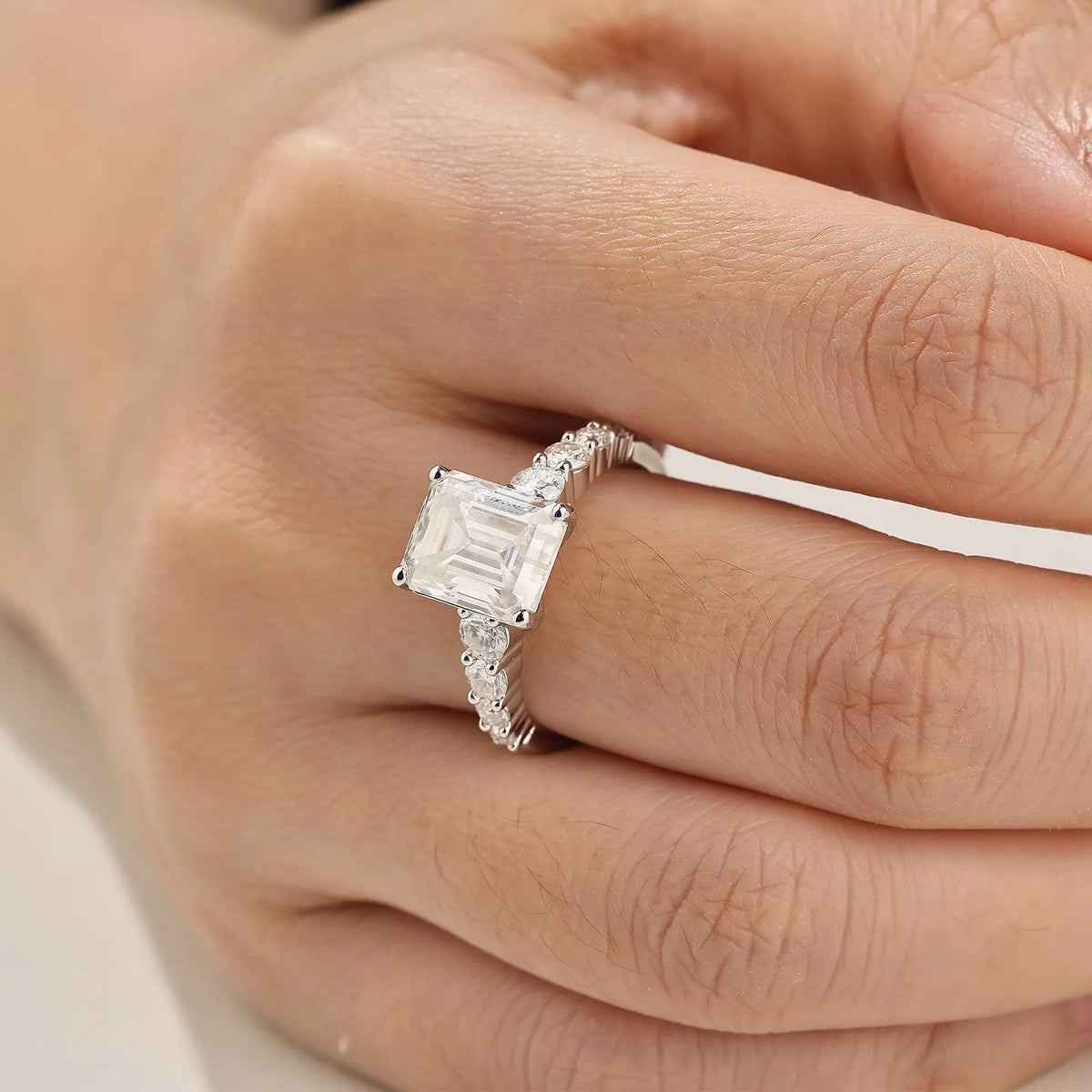 Newshe 4.0 Ct 8*10mm Emerald Cut Certified Moissanite Engagement Rings for Women Wedding Promise Ring with Luxury Jewelry Box