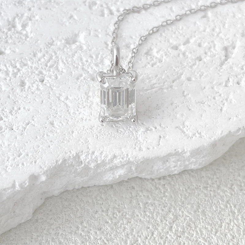 NeeTim 1ct 2ct  3ct 4ct Emerald Cut Moissanite Pendant Necklace for Women S925 Silver with White Gold Plated Necklaces Chain