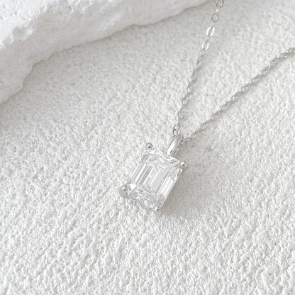 NeeTim 1ct 2ct  3ct 4ct Emerald Cut Moissanite Pendant Necklace for Women S925 Silver with White Gold Plated Necklaces Chain