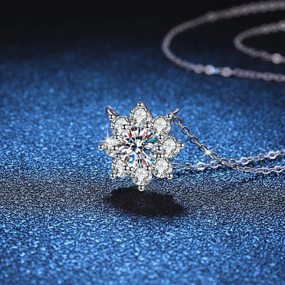 NeeTim 1CT Moissanite Diamond Necklace For Woman Pendant 925 Silver Plated with White Gold Chains Party Bridal Fine Jewelry Gift