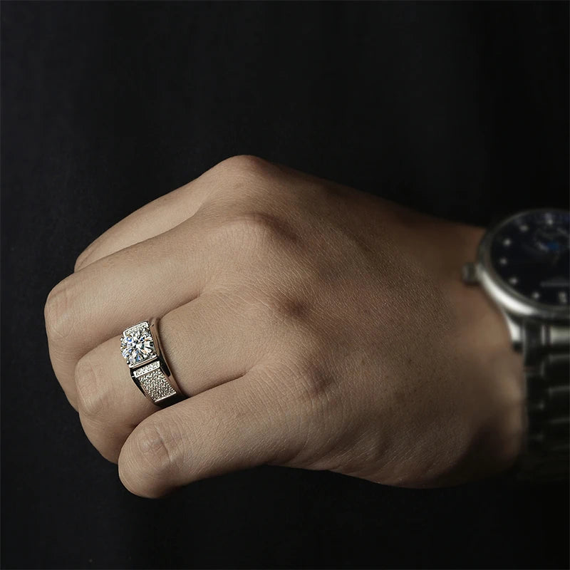 NeeTim 1ct D Color Moissanite Wedding Band Men Ring 925 Sterling Silver with Gold Plated Wedding Engagement Rings Gift For Man
