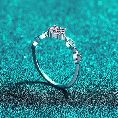 NeeTim 0.5ct D Oval Cut Moissanite Ring for Women 925 Sterling Silver Lab Diamond Engagement Wedding Rings Jewelry Bands