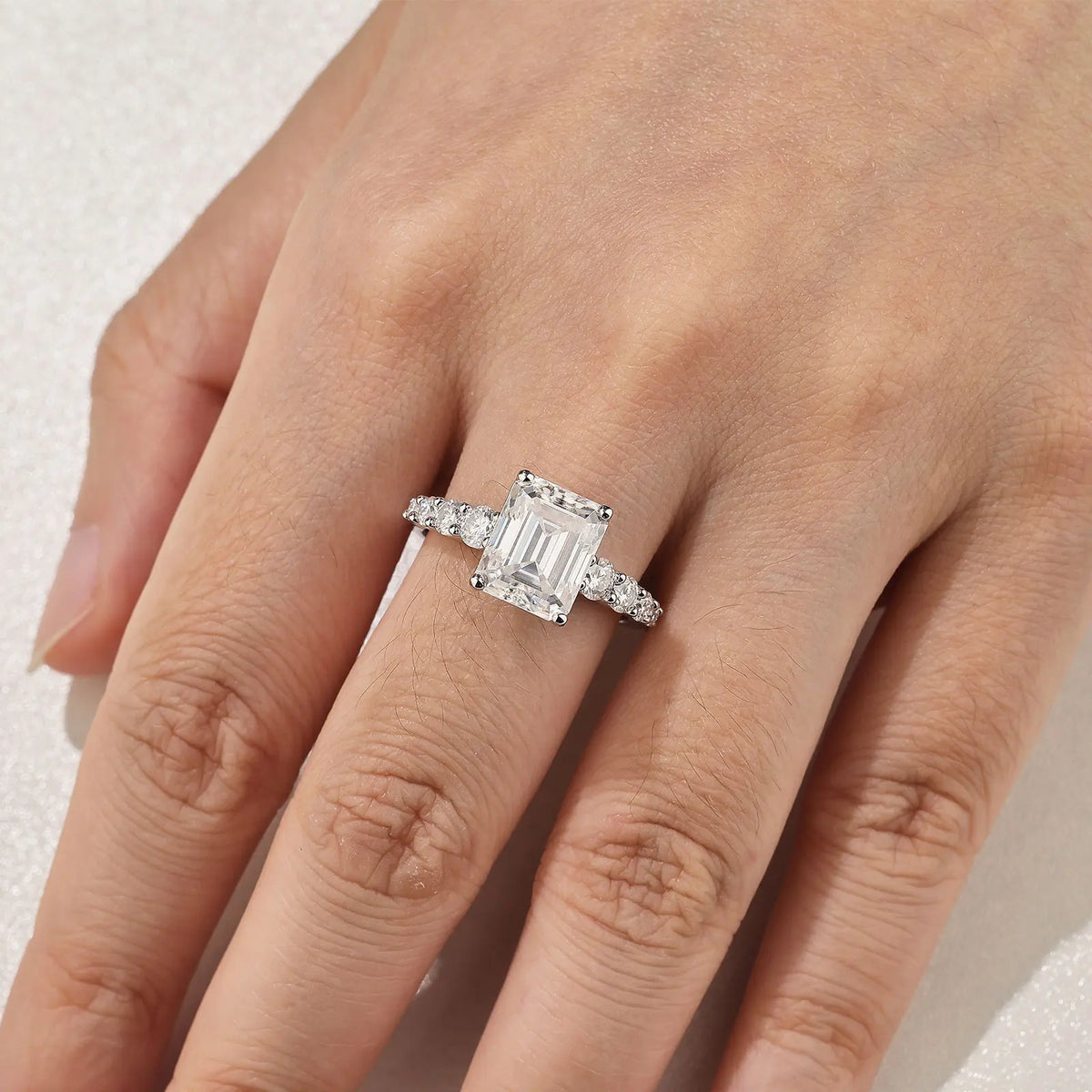 Newshe 4.0 Ct 8*10mm Emerald Cut Certified Moissanite Engagement Rings for Women Wedding Promise Ring with Luxury Jewelry Box